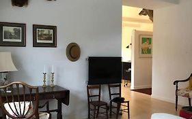 Cozy, Quiet Guest House Perfect For Business Or Pleasure