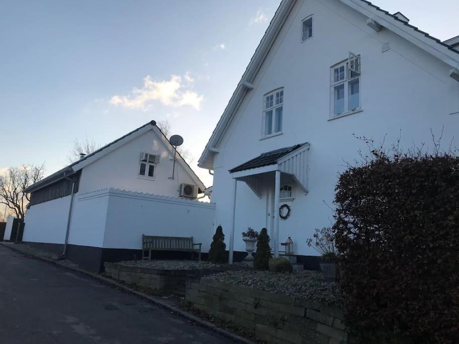 Cozy, Quiet Guest House Perfect For Business Or Pleasure Hillerod Exterior photo